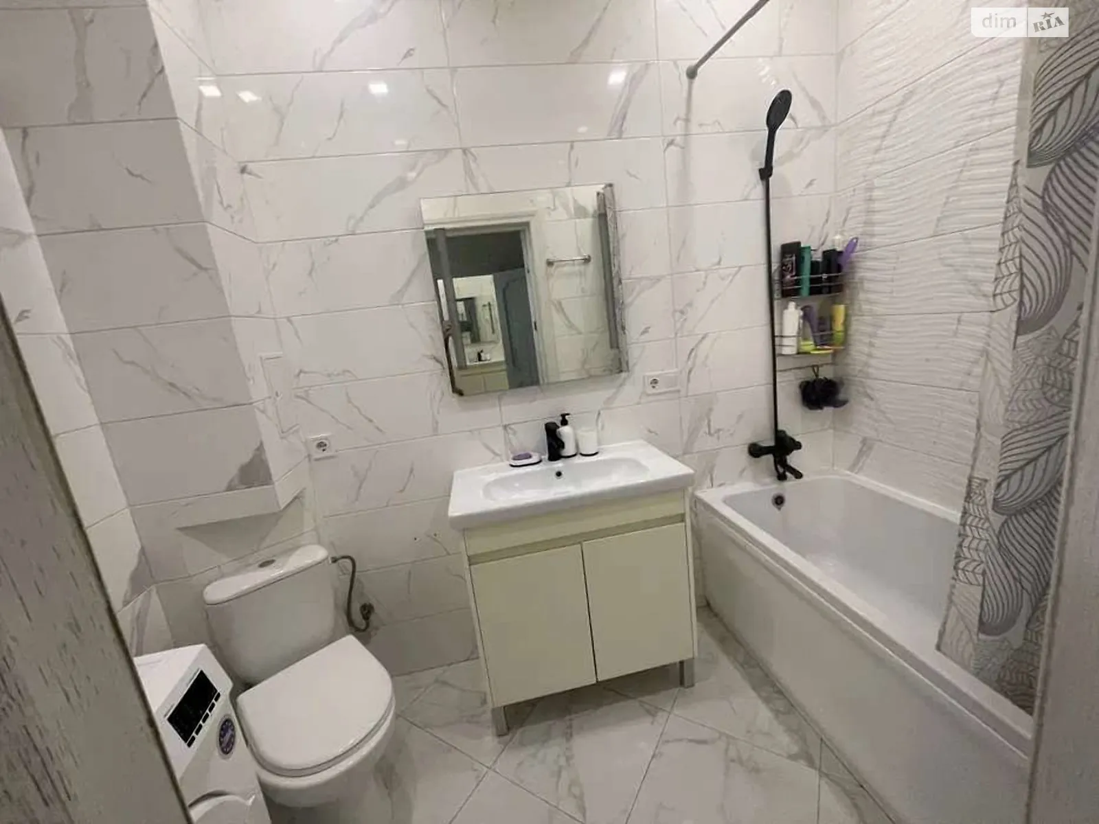 Продается 1-комнатная квартира 37 кв. м в Одессе, ул. Генуэзская, 3Б - фото 1
