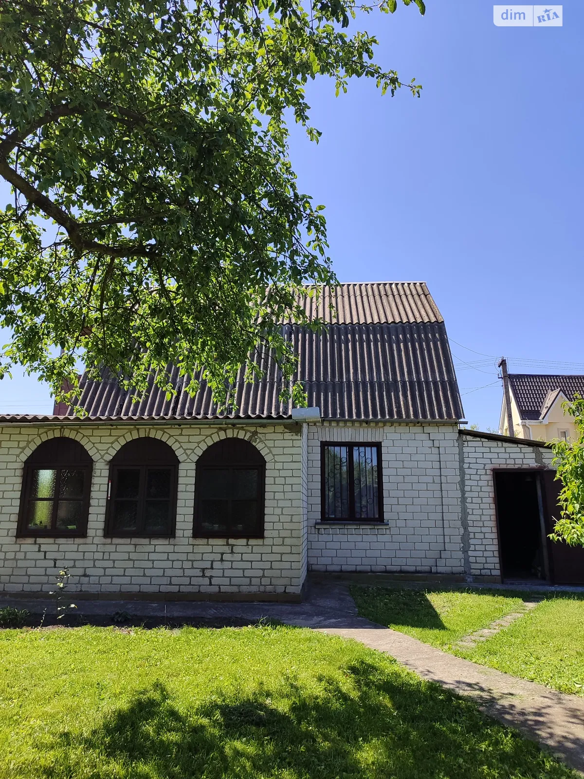 Продается дом на 2 этажа 65 кв. м с бассейном, цена: 23000 $ - фото 1