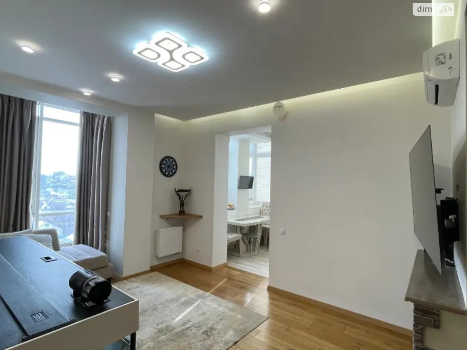 Продается 3-комнатная квартира 72.3 кв. м в Днепре, ул. Артема, 143 - фото 1