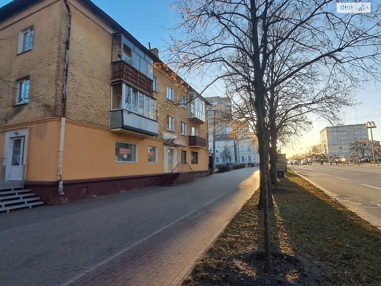 Сдается в аренду помещения свободного назначения 90 кв. м в 3-этажном здании, цена: 27000 грн - фото 1