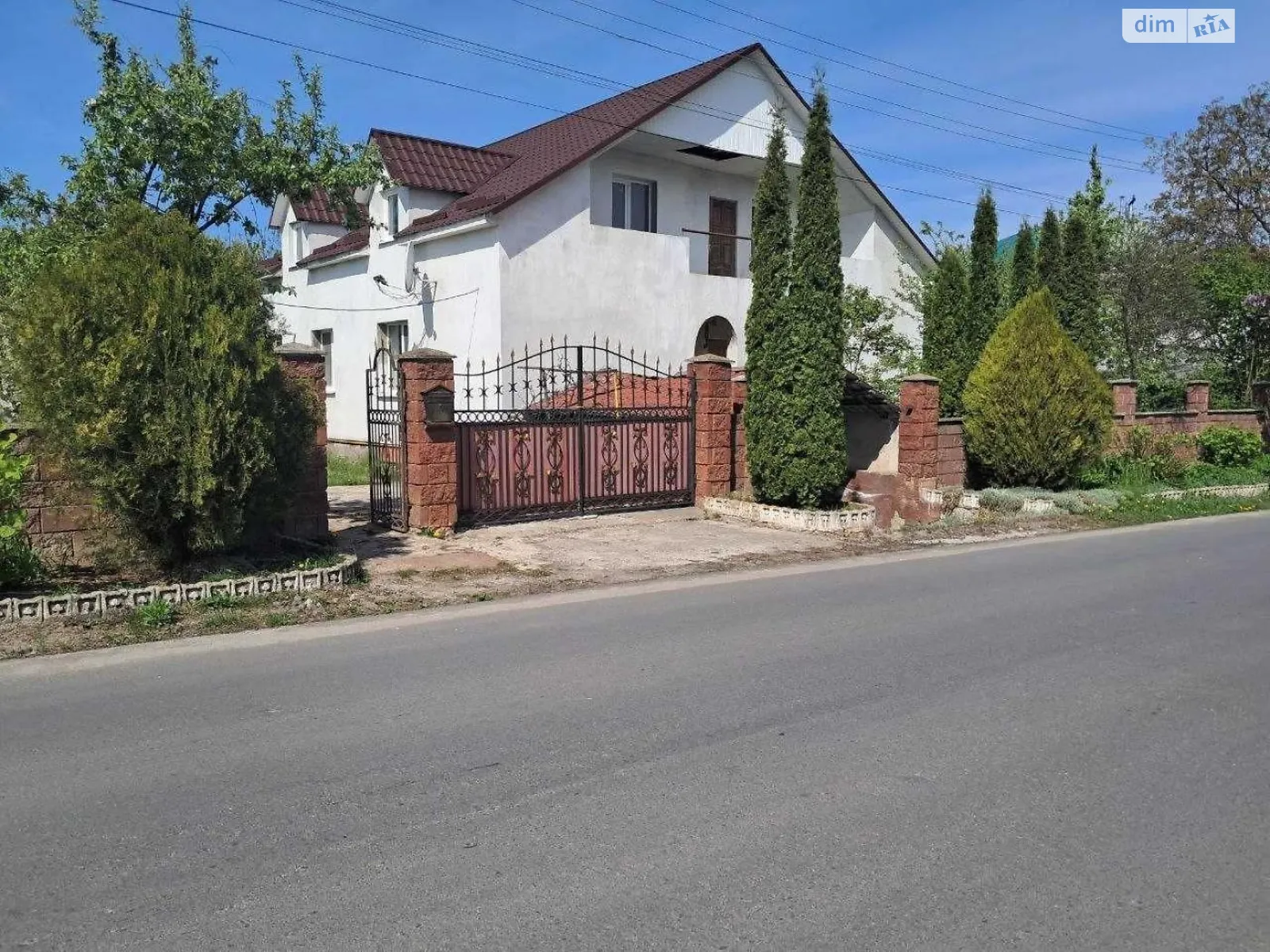 Продается дом на 2 этажа 200 кв. м с гаражом, цена: 95000 $ - фото 1