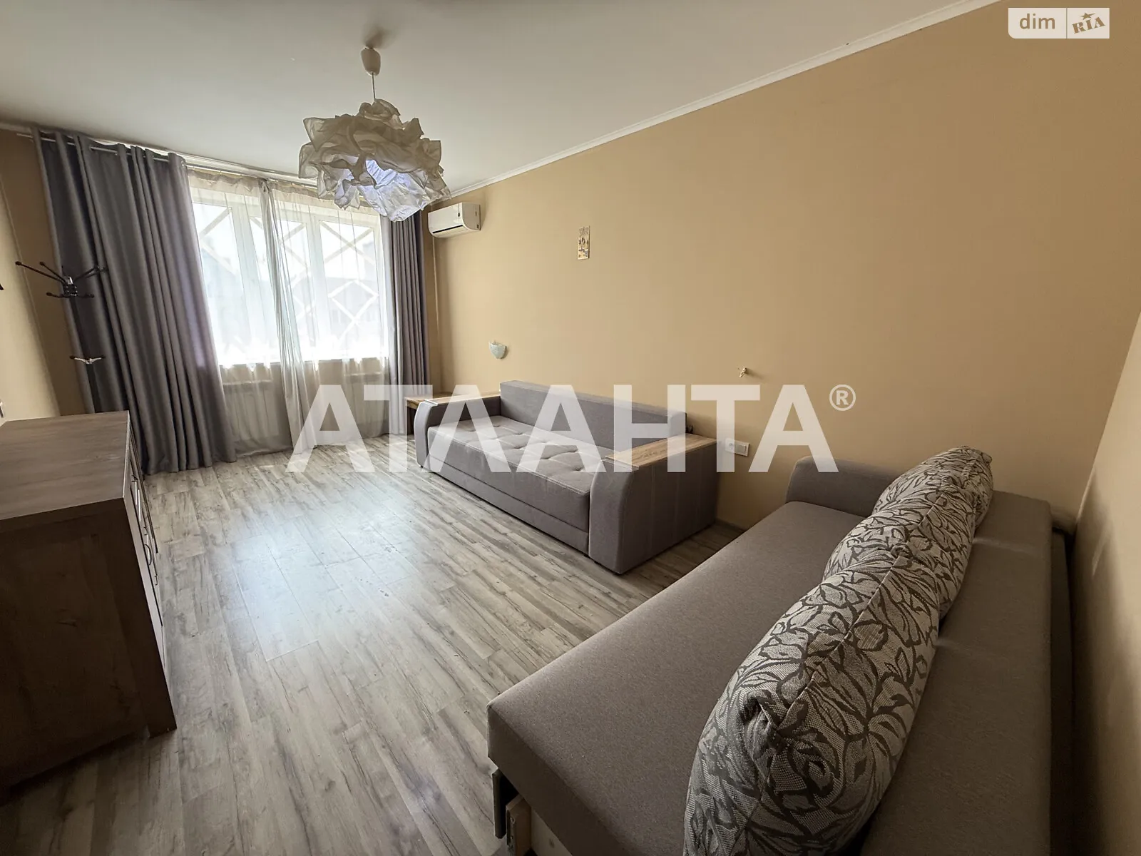Продається 1-кімнатна квартира 65.5 кв. м у Одесі, вул. Зоопаркова - фото 1