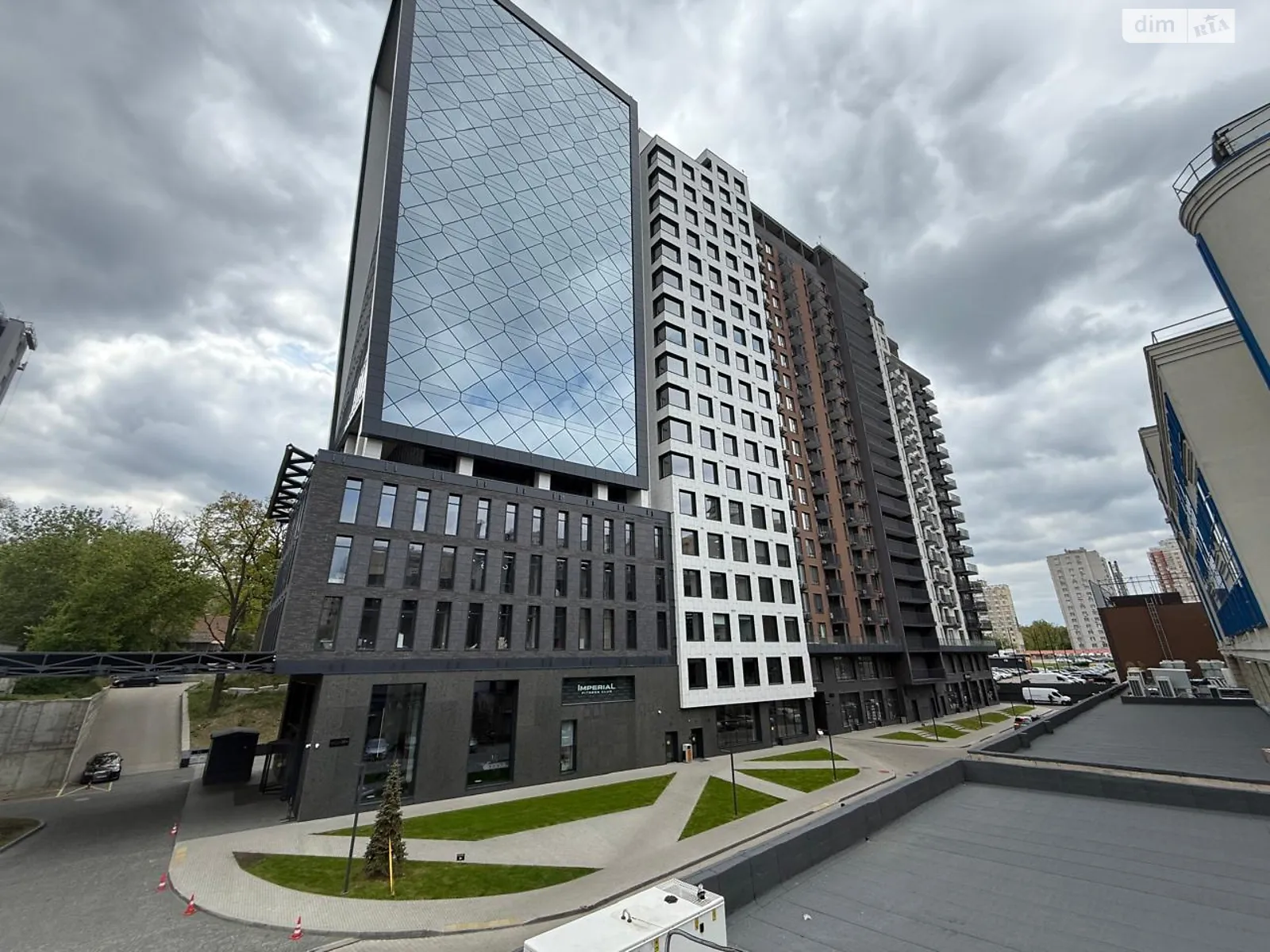 Продается офис 1661 кв. м в бизнес-центре, цена: 2989800 $ - фото 1