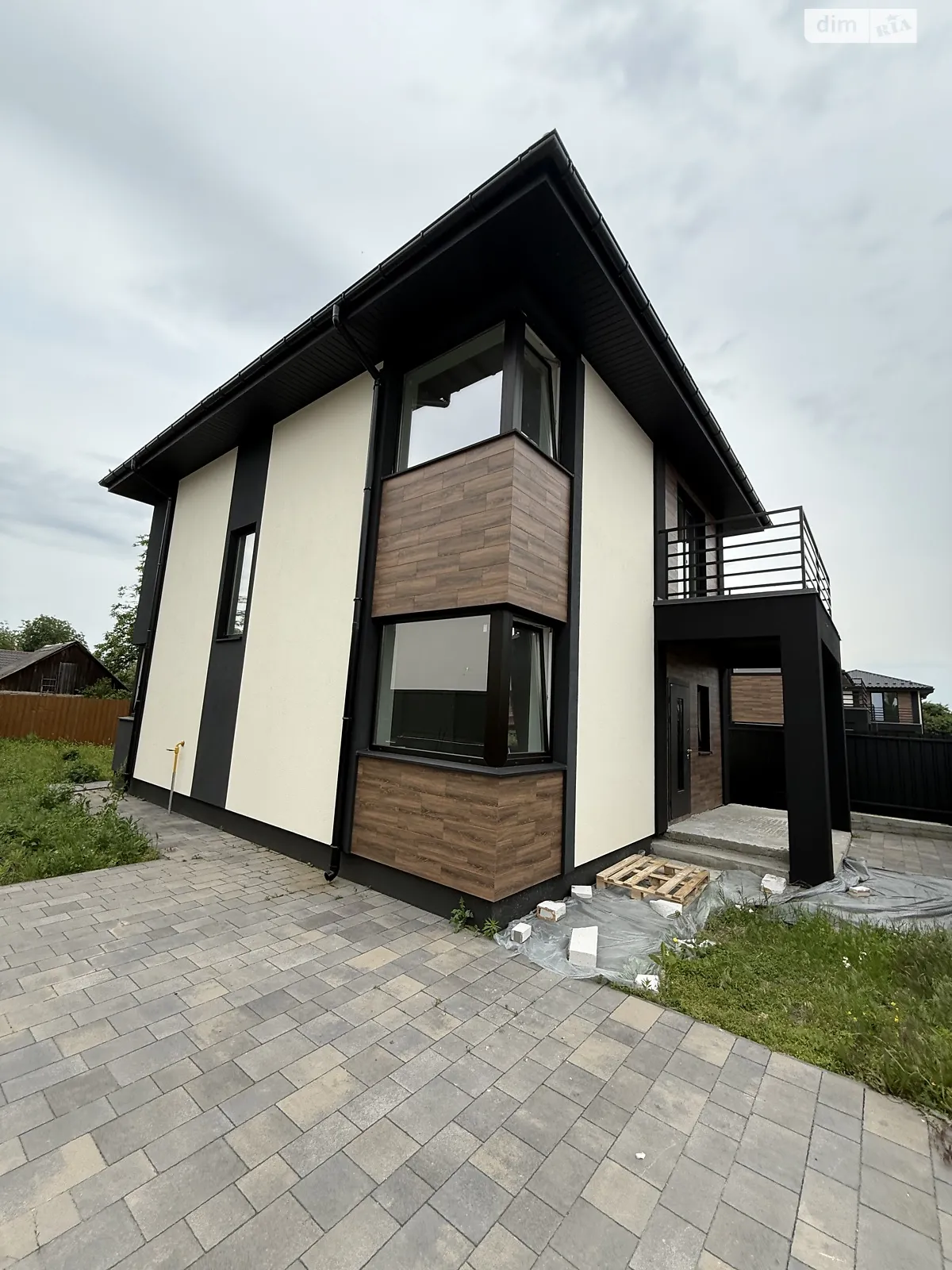 Продается дом на 2 этажа 120 кв. м с гаражом, цена: 119000 $ - фото 1