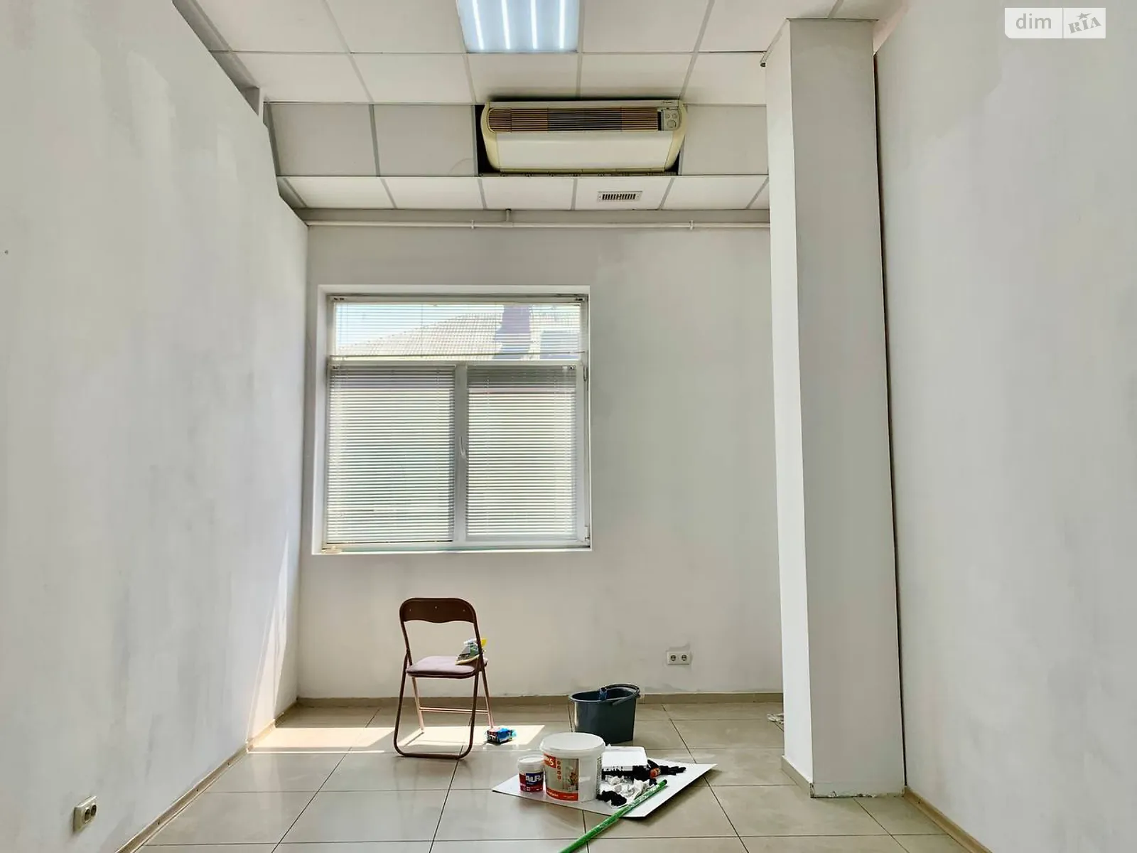 Сдается в аренду офис 20 кв. м в бизнес-центре, цена: 7500 грн - фото 1
