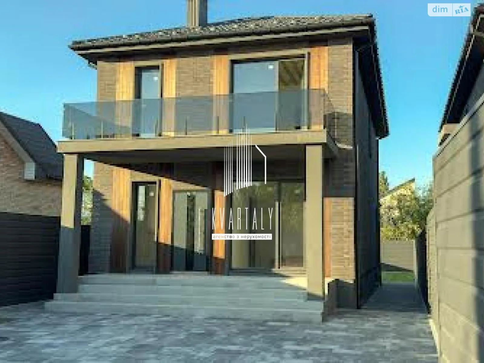 Продается дом на 3 этажа 220 кв. м с балконом, цена: 265000 $ - фото 1
