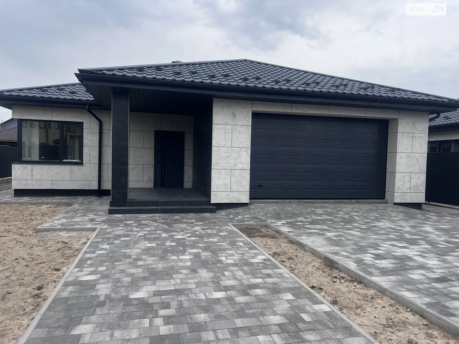Продается одноэтажный дом 175 кв. м с камином, цена: 125000 $ - фото 1