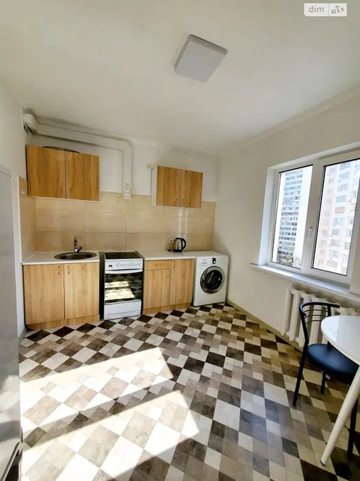 Продается 1-комнатная квартира 44 кв. м в Киеве, ул. Вишняковская, 7Б - фото 1
