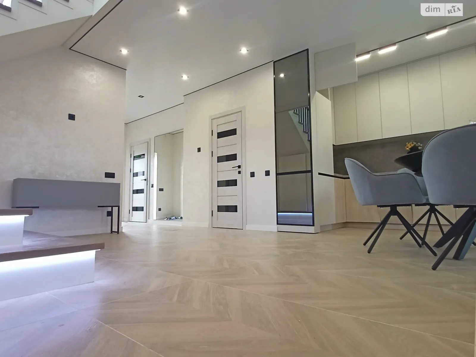 Продается дом на 2 этажа 125 кв. м с террасой, цена: 155000 $ - фото 1