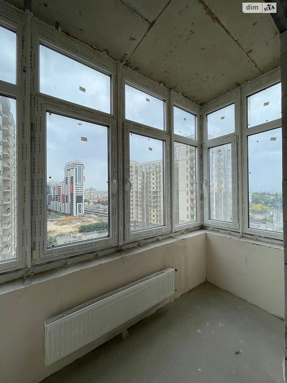 Продается 2-комнатная квартира 59 кв. м в Одессе, ул. Жемчужная, 5 - фото 1