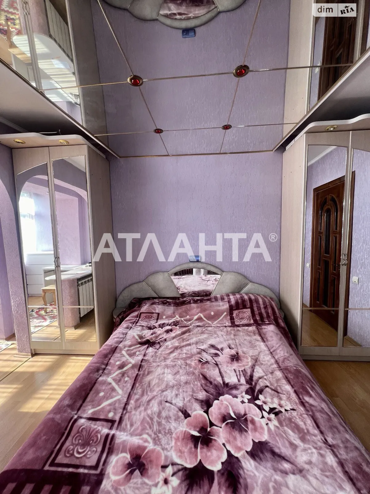 Продается 3-комнатная квартира 75 кв. м в Черновцах - фото 1