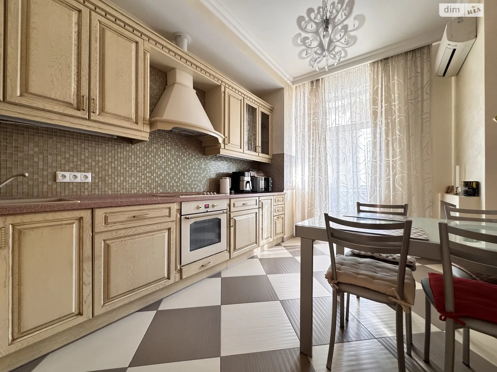 Продается 2-комнатная квартира 86.1 кв. м в Киеве, ул. Коновальца Евгения, 32Б - фото 1
