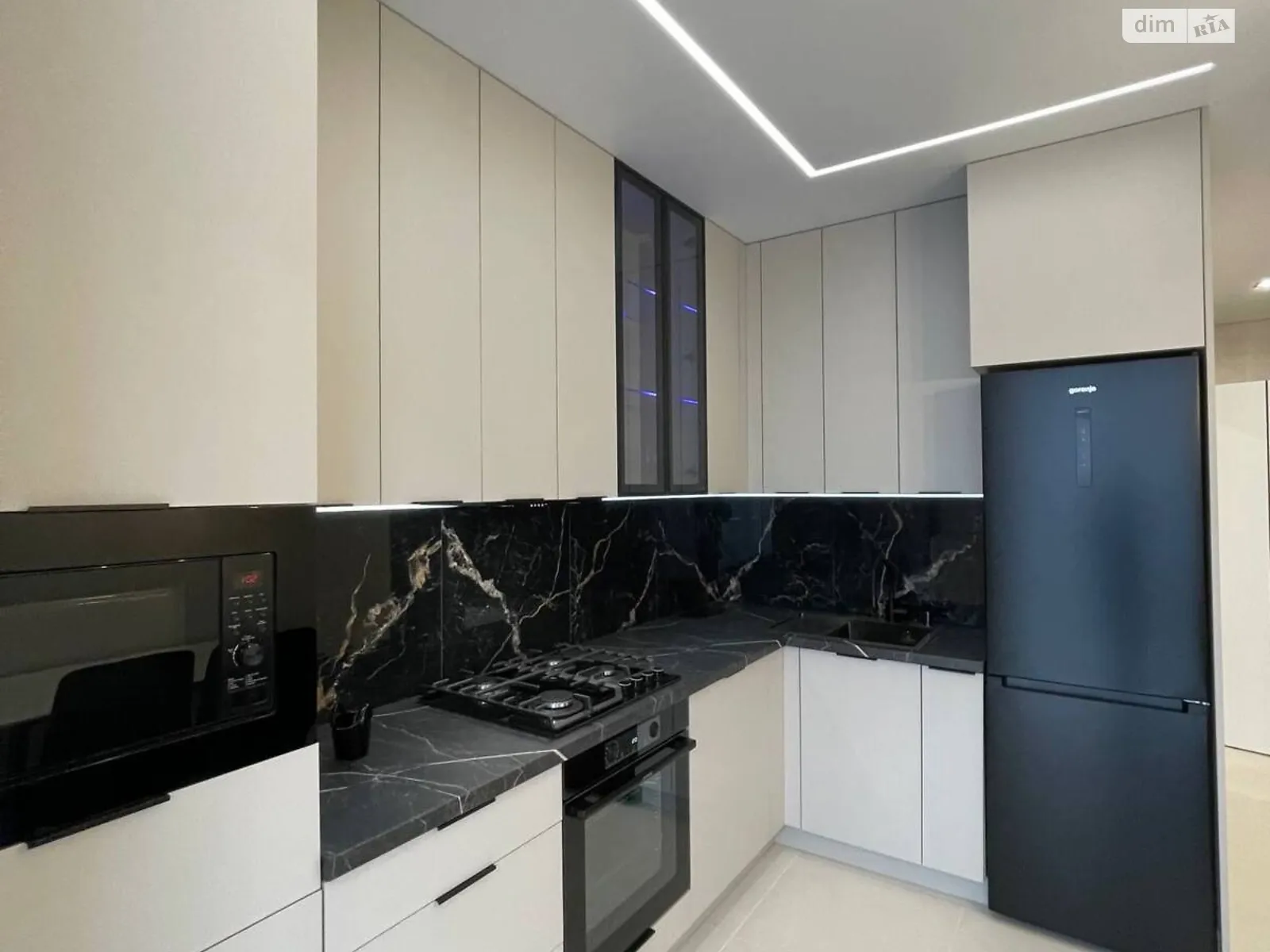 Продается 2-комнатная квартира 60 кв. м в Ивано-Франковске, ул. Длинная - фото 1