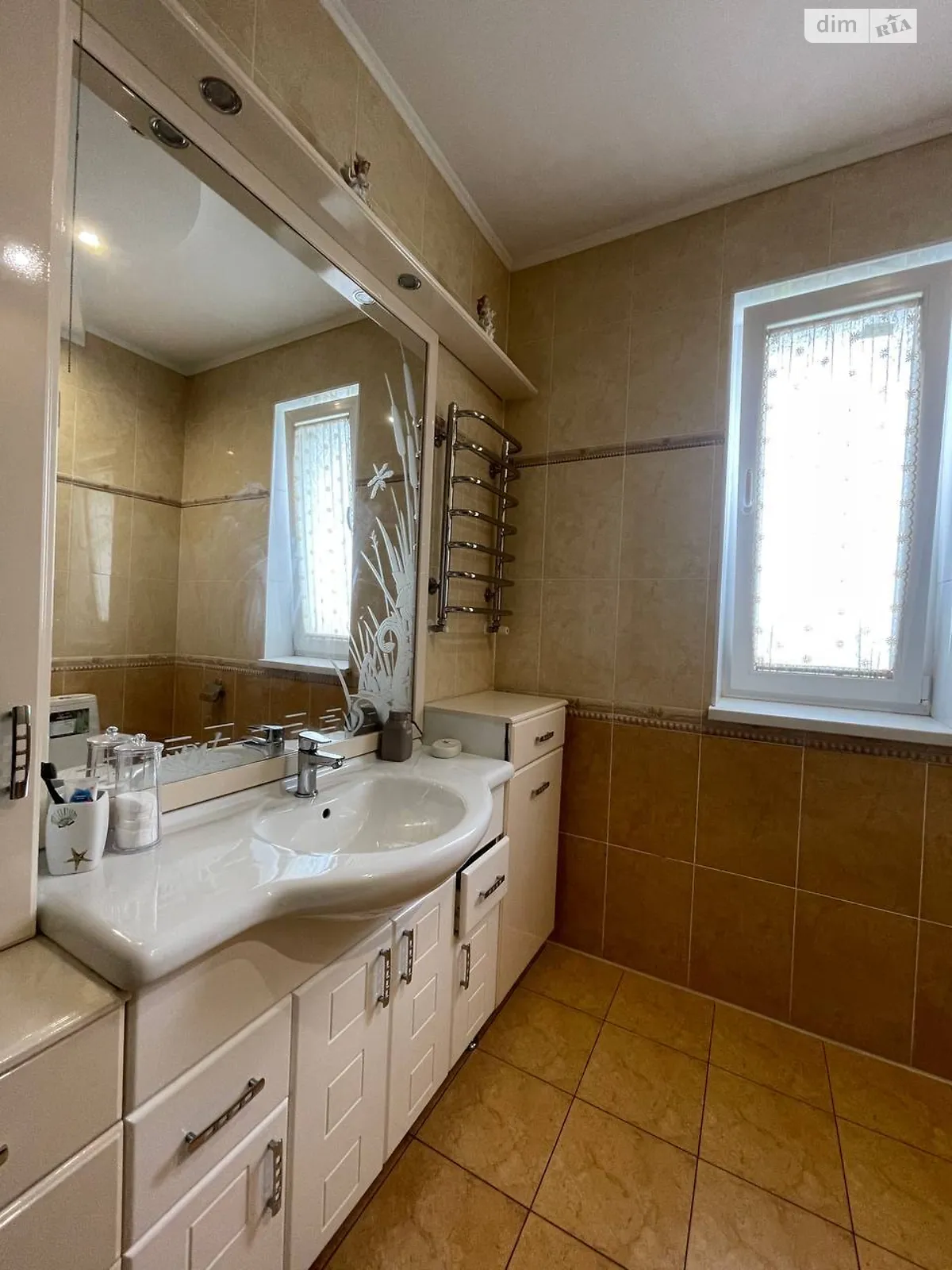 Продається будинок 3 поверховий 147 кв. м з ділянкою, цена: 250000 $ - фото 1
