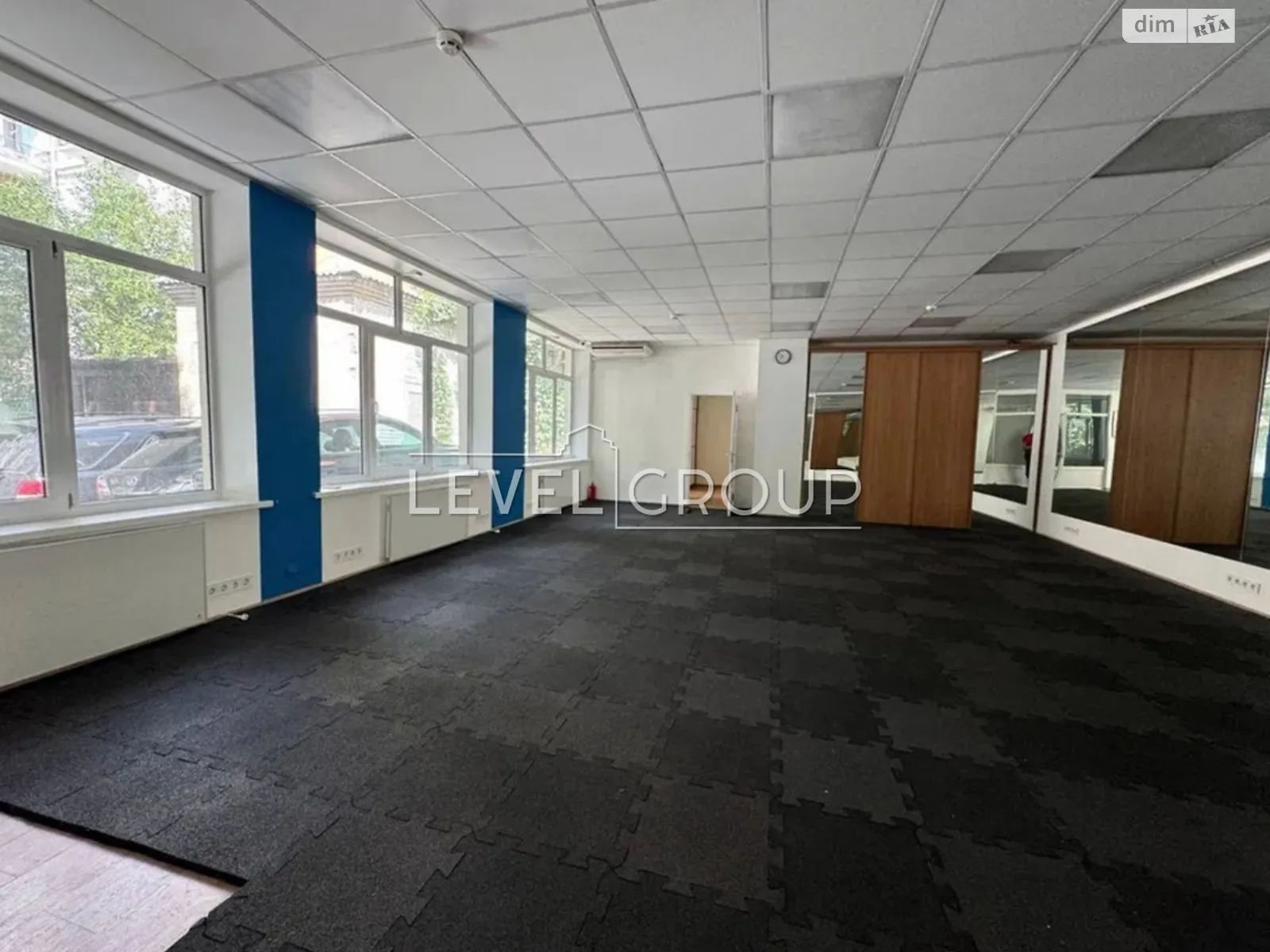Продается офис 244 кв. м в бизнес-центре, цена: 750000 $ - фото 1