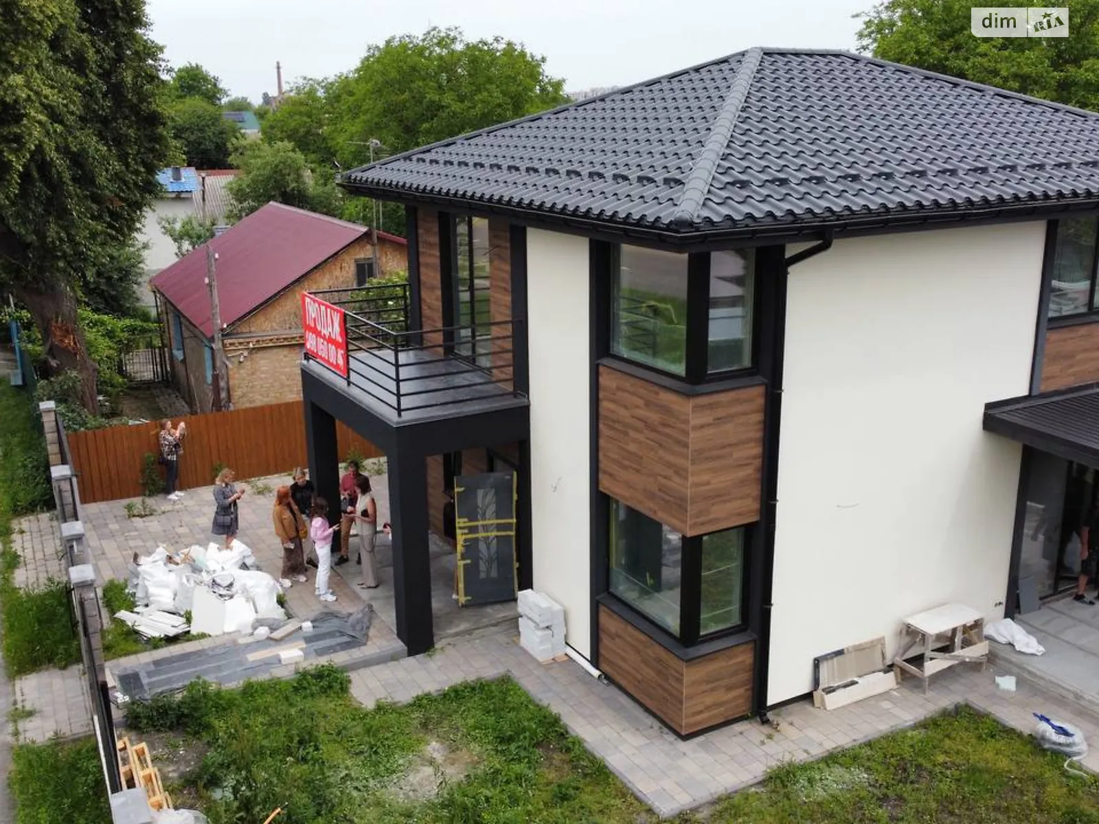 Продается дом на 2 этажа 120 кв. м с гаражом, цена: 195000 $ - фото 1
