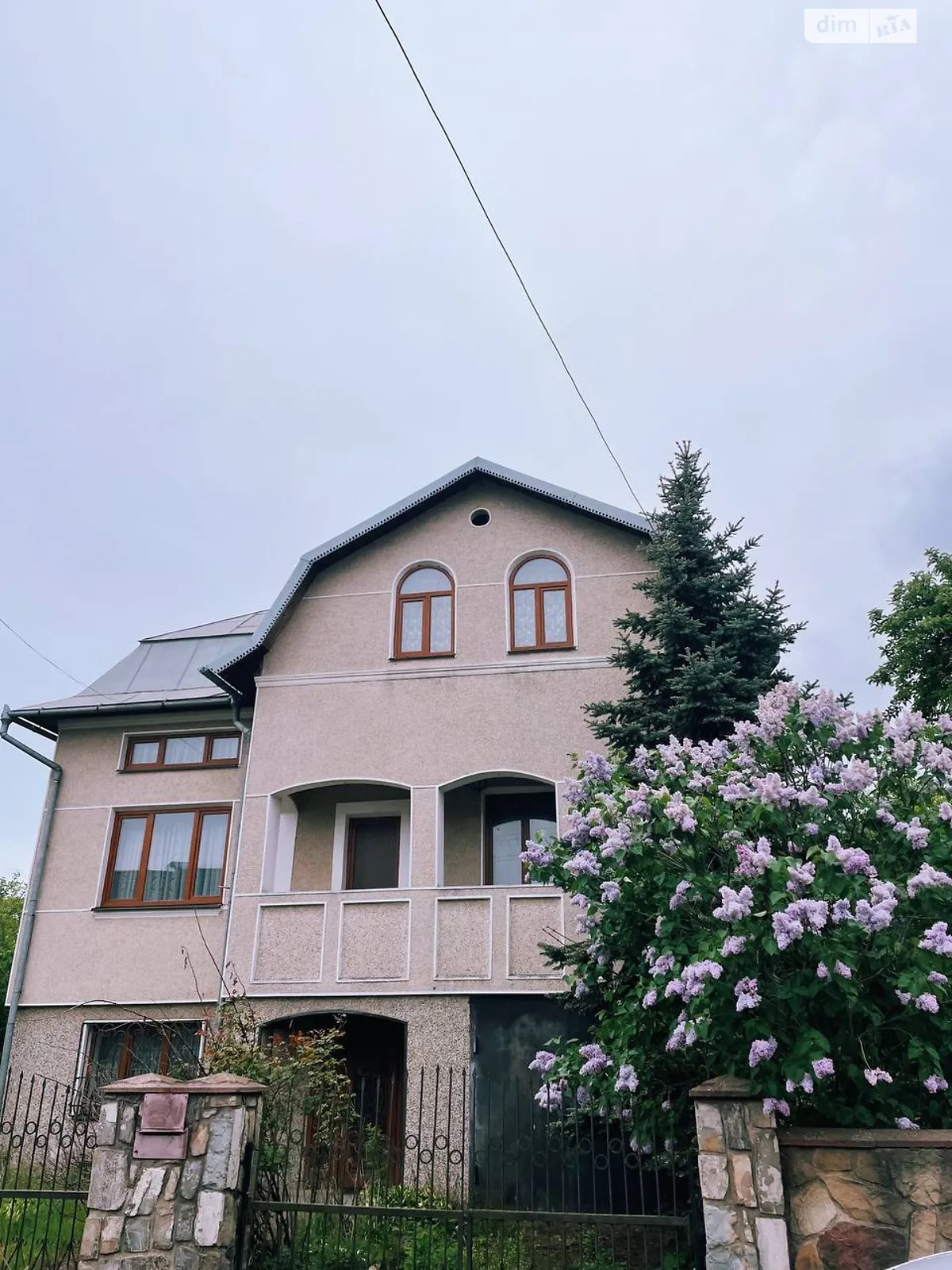 Продается дом на 2 этажа 213 кв. м с баней/сауной, цена: 125000 $ - фото 1