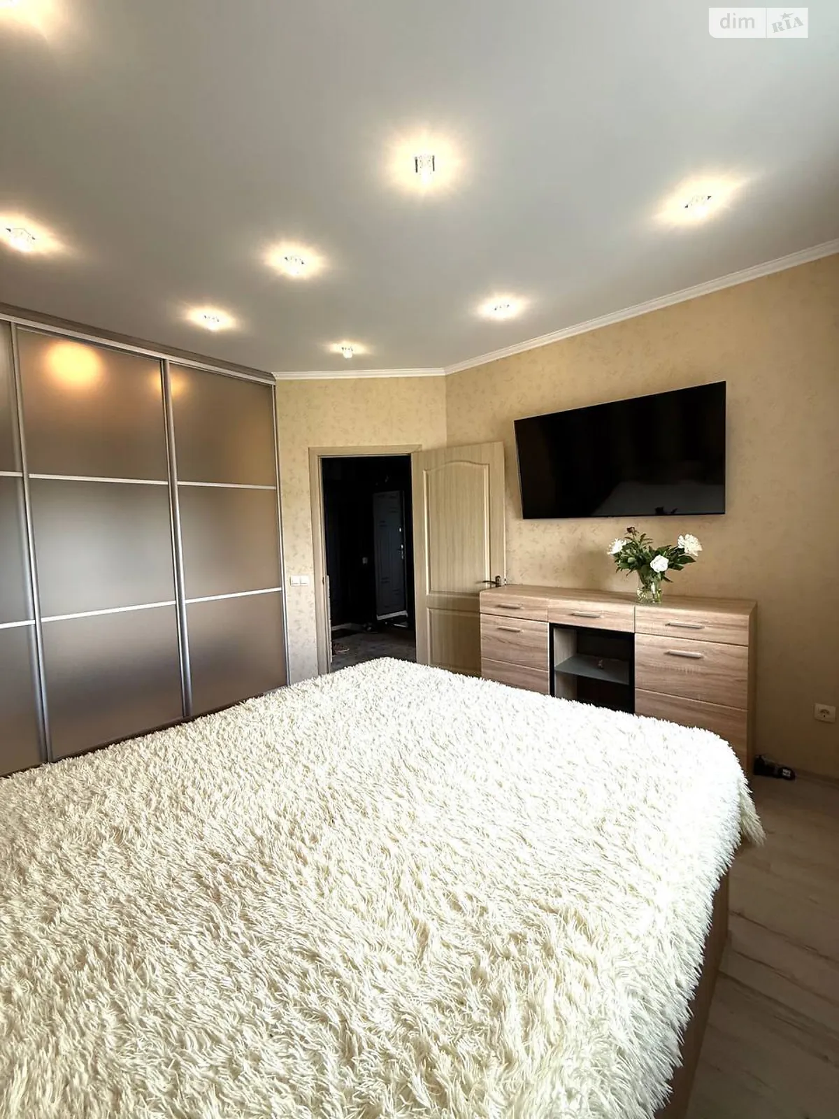 Продается 1-комнатная квартира 37 кв. м в Ирпене, ул. Лесная, 50 - фото 1