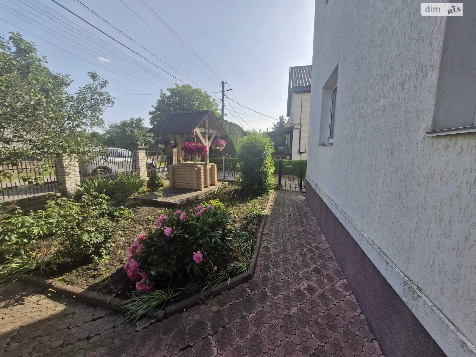 Продается дом на 2 этажа 305 кв. м с баней/сауной, цена: 215000 $ - фото 1