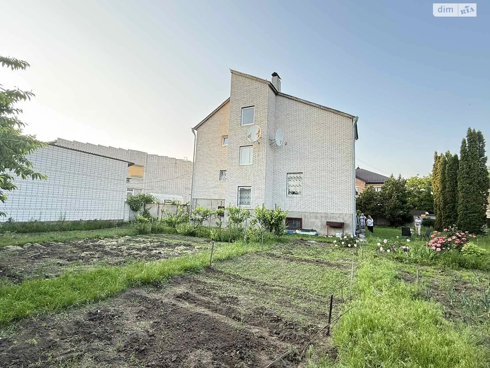 Продається будинок 2 поверховий 294 кв. м з терасою, цена: 562 $ - фото 1