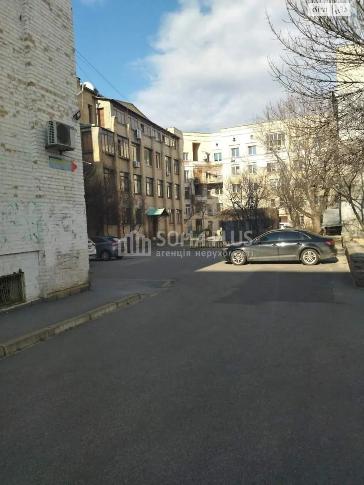 Продается 3-комнатная квартира 76 кв. м в Киеве, ул. Юрковская, 12/59 - фото 1