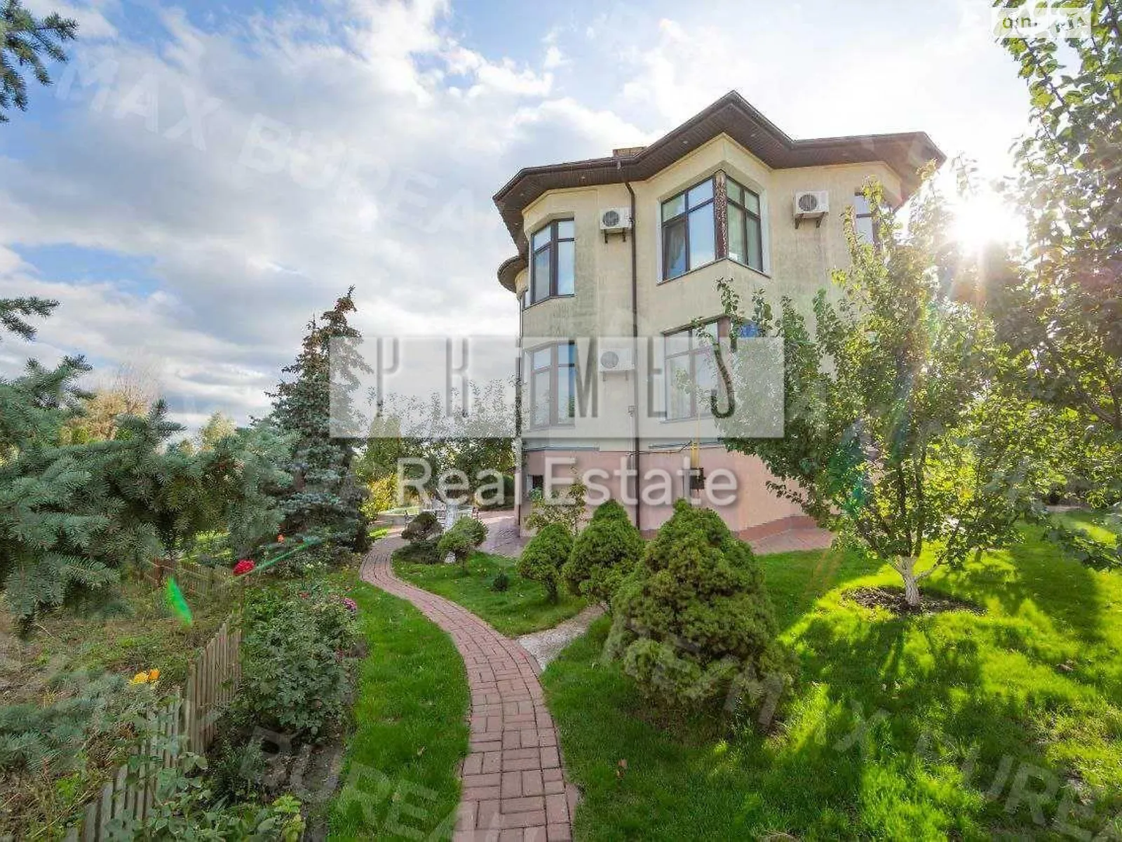 Продається будинок 3 поверховий 320 кв. м з банею/сауною, цена: 190000 $ - фото 1