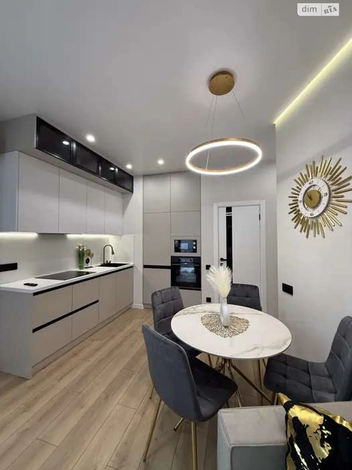 Продается 1-комнатная квартира 41 кв. м в Одессе, ул. Краснова, 3 корпус 61 - фото 1