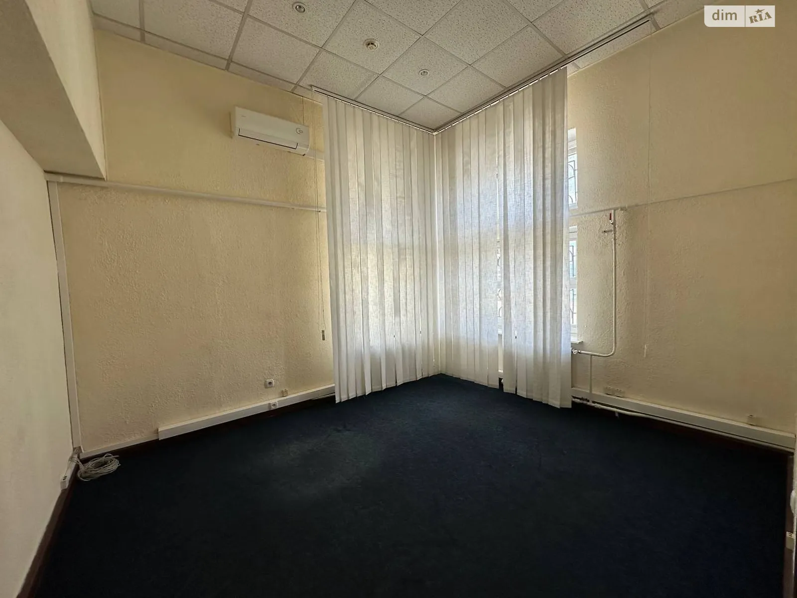 Продается офис 74 кв. м в бизнес-центре, цена: 118400 $ - фото 1