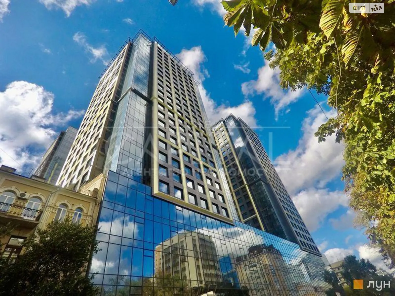 Продається 1-кімнатна квартира 69 кв. м у Києві, вул. Предславинська, 20А - фото 1