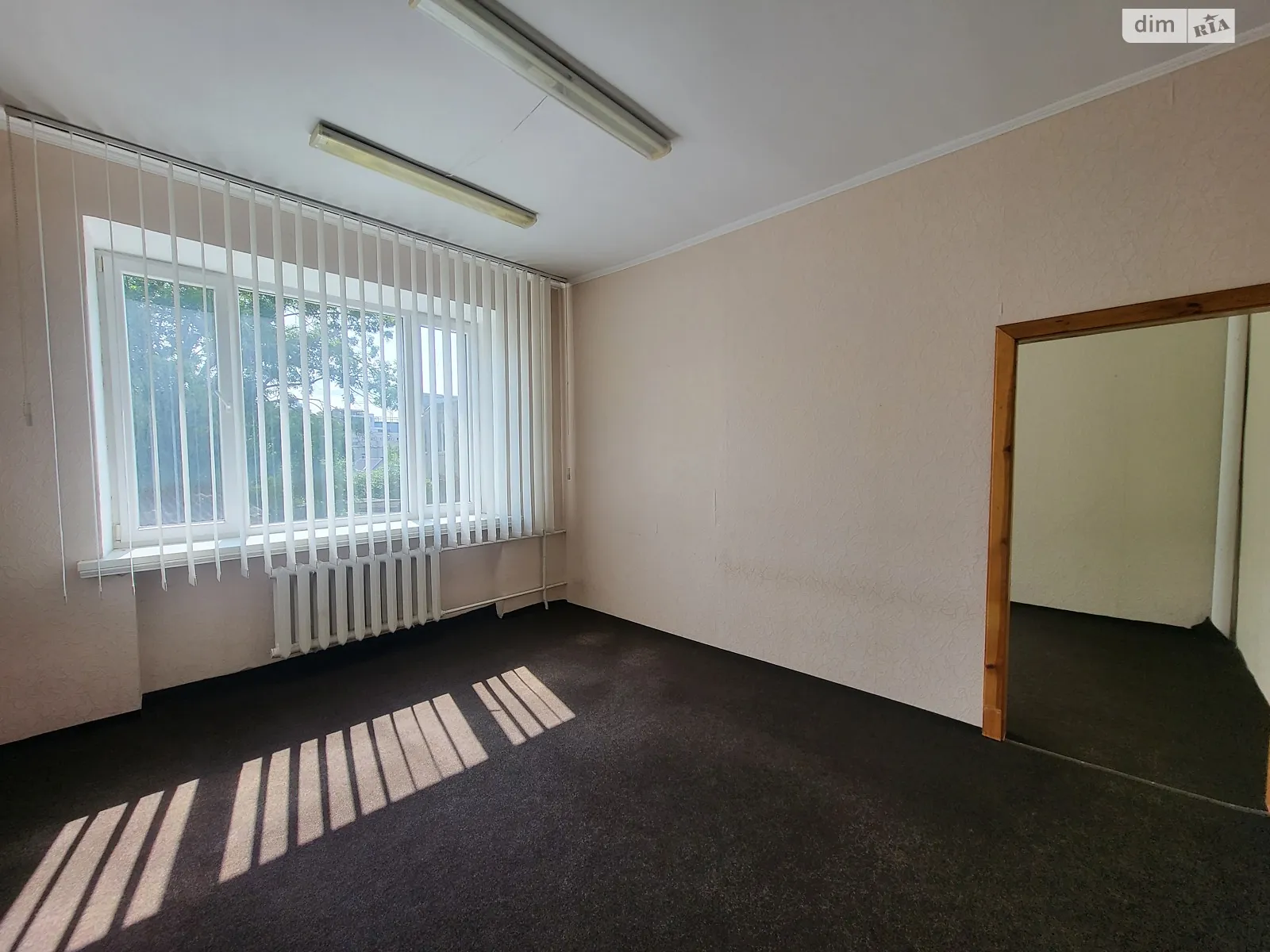 Сдается в аренду офис 26.8 кв. м в бизнес-центре, цена: 6700 грн - фото 1