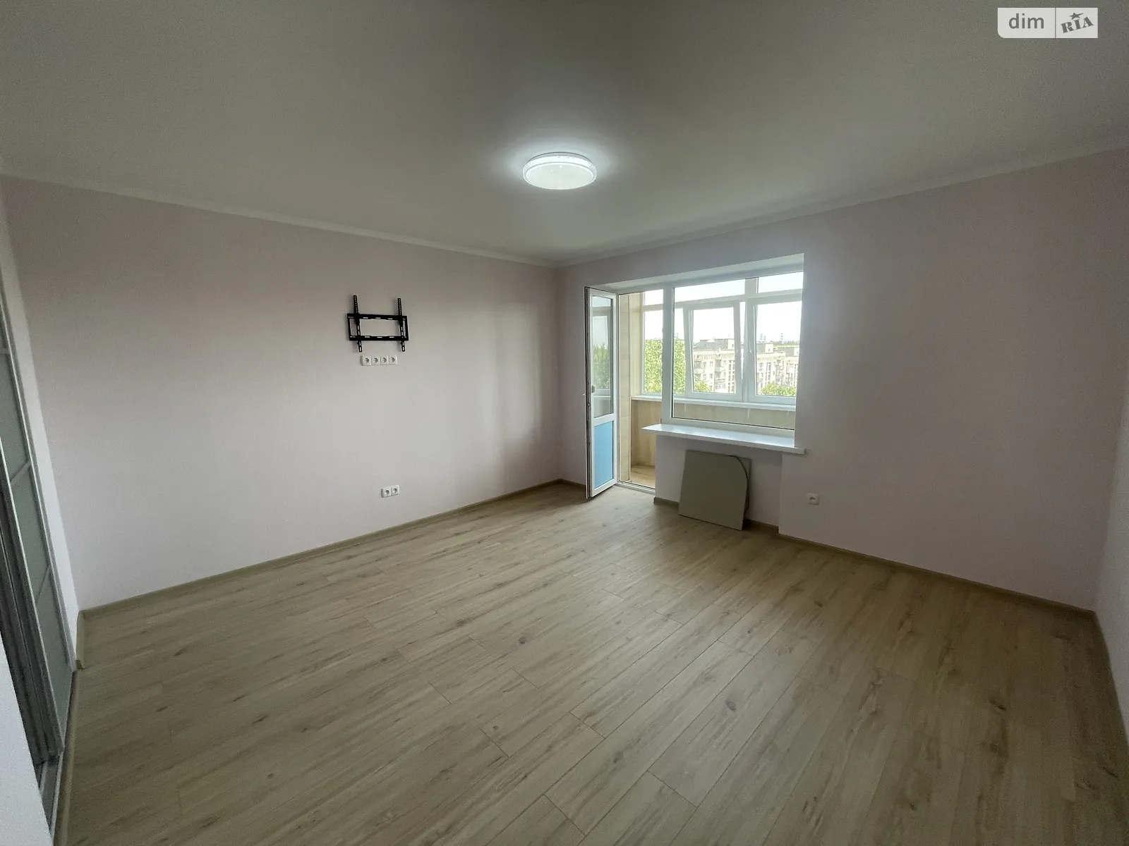 Продается 2-комнатная квартира 52 кв. м в Каменском, ул. Дунайская, 45 - фото 1
