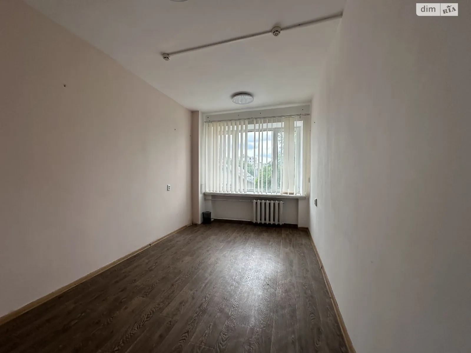 Сдается в аренду офис 12.7 кв. м в бизнес-центре, цена: 3175 $ - фото 1