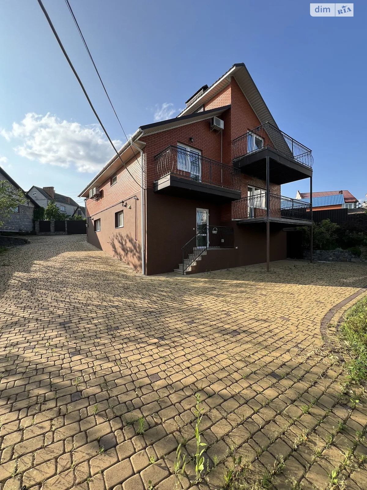Продается дом на 3 этажа 178 кв. м с верандой, цена: 173000 $ - фото 1