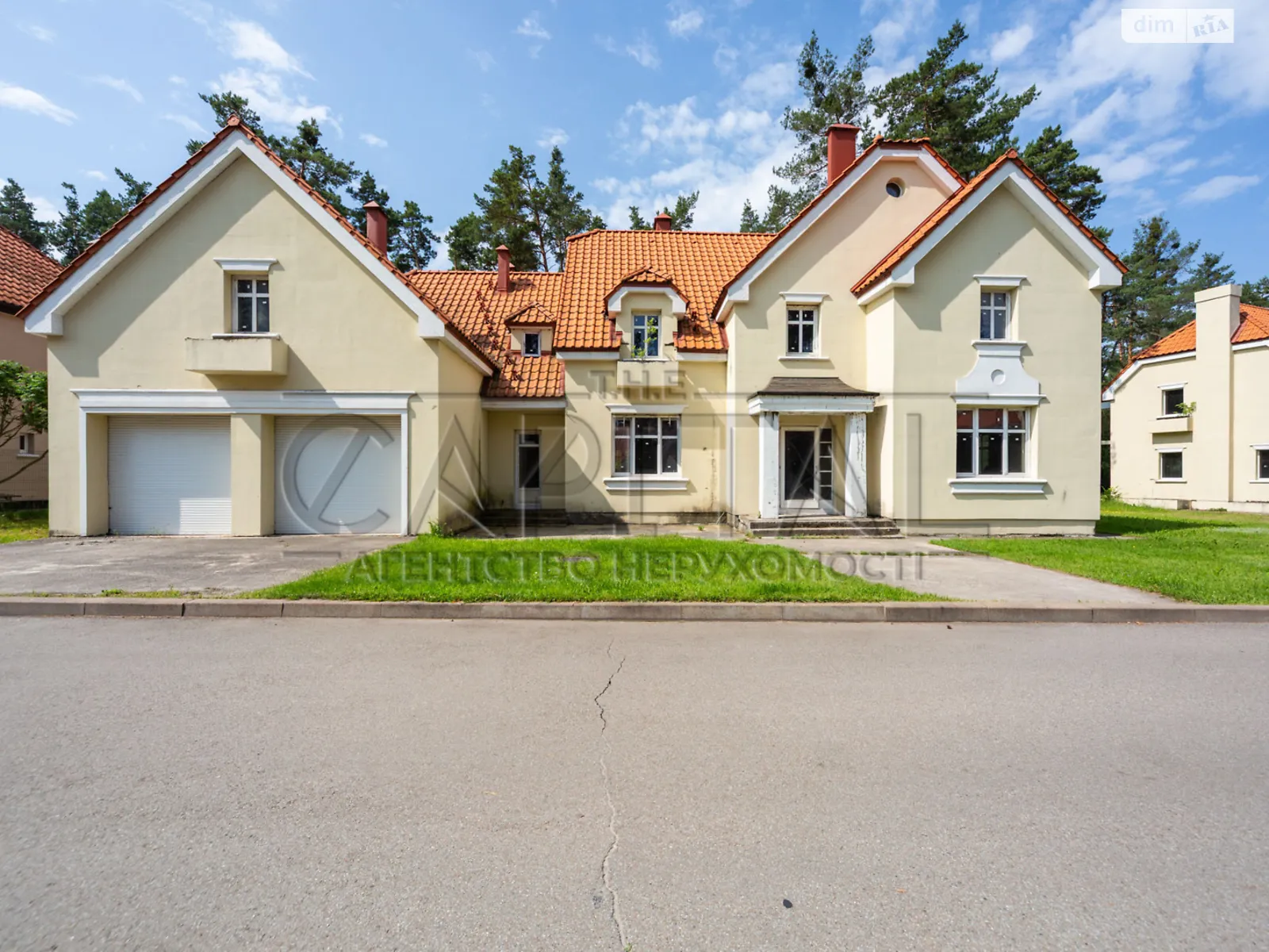 Продается дом на 2 этажа 649.7 кв. м с гаражом, цена: 650000 $ - фото 1