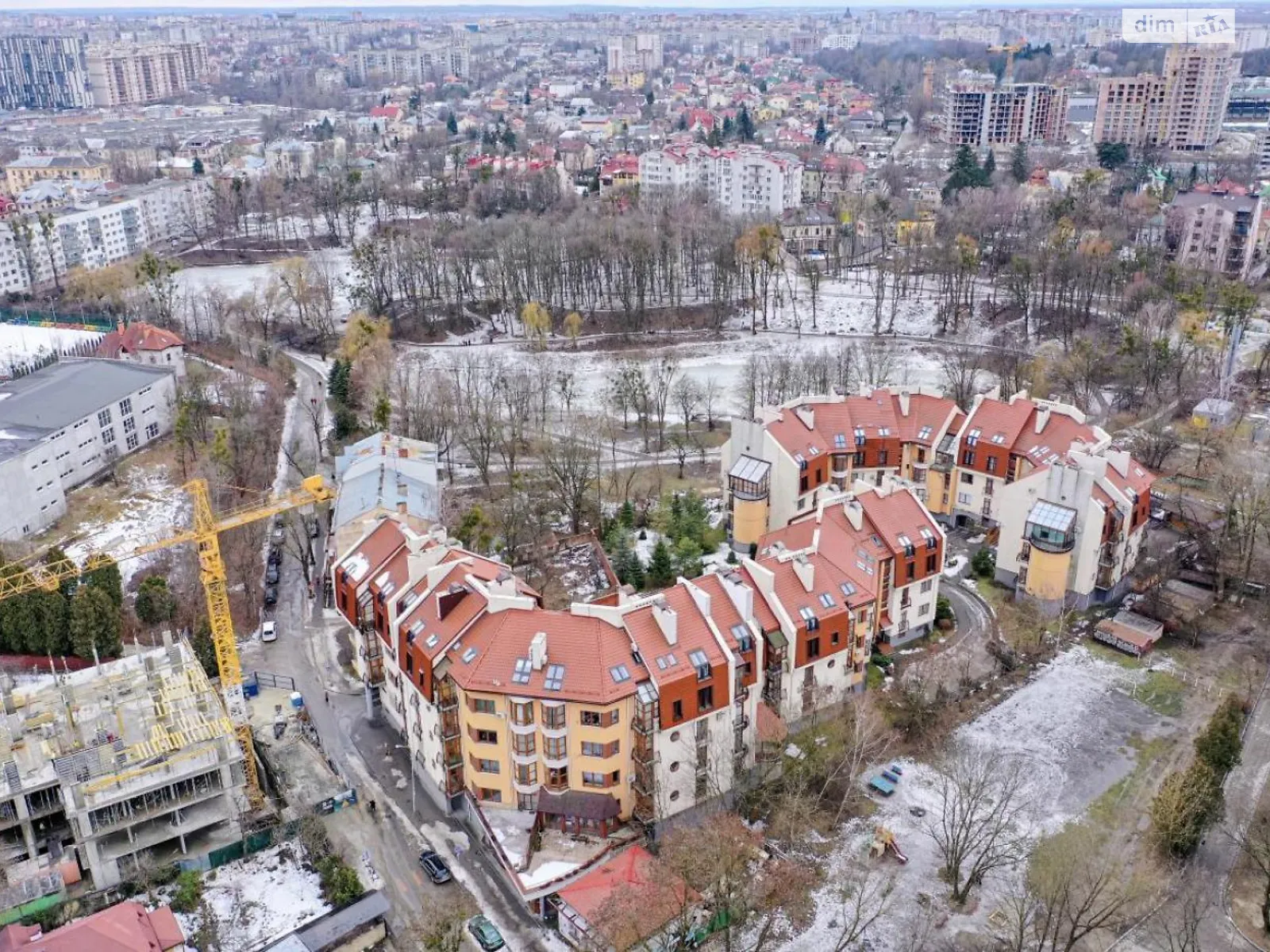 Продається 4-кімнатна квартира 212 кв. м у Львові, вул. Гординських, 4 - фото 1