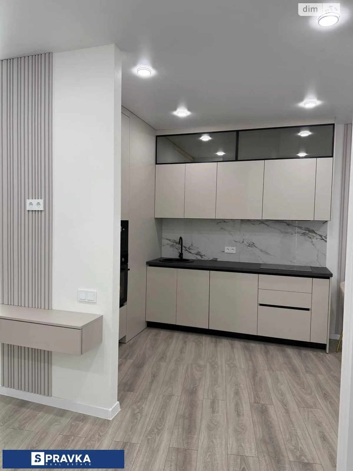 Продается 1-комнатная квартира 43 кв. м в Одессе, ул. Краснова, 1 - фото 1
