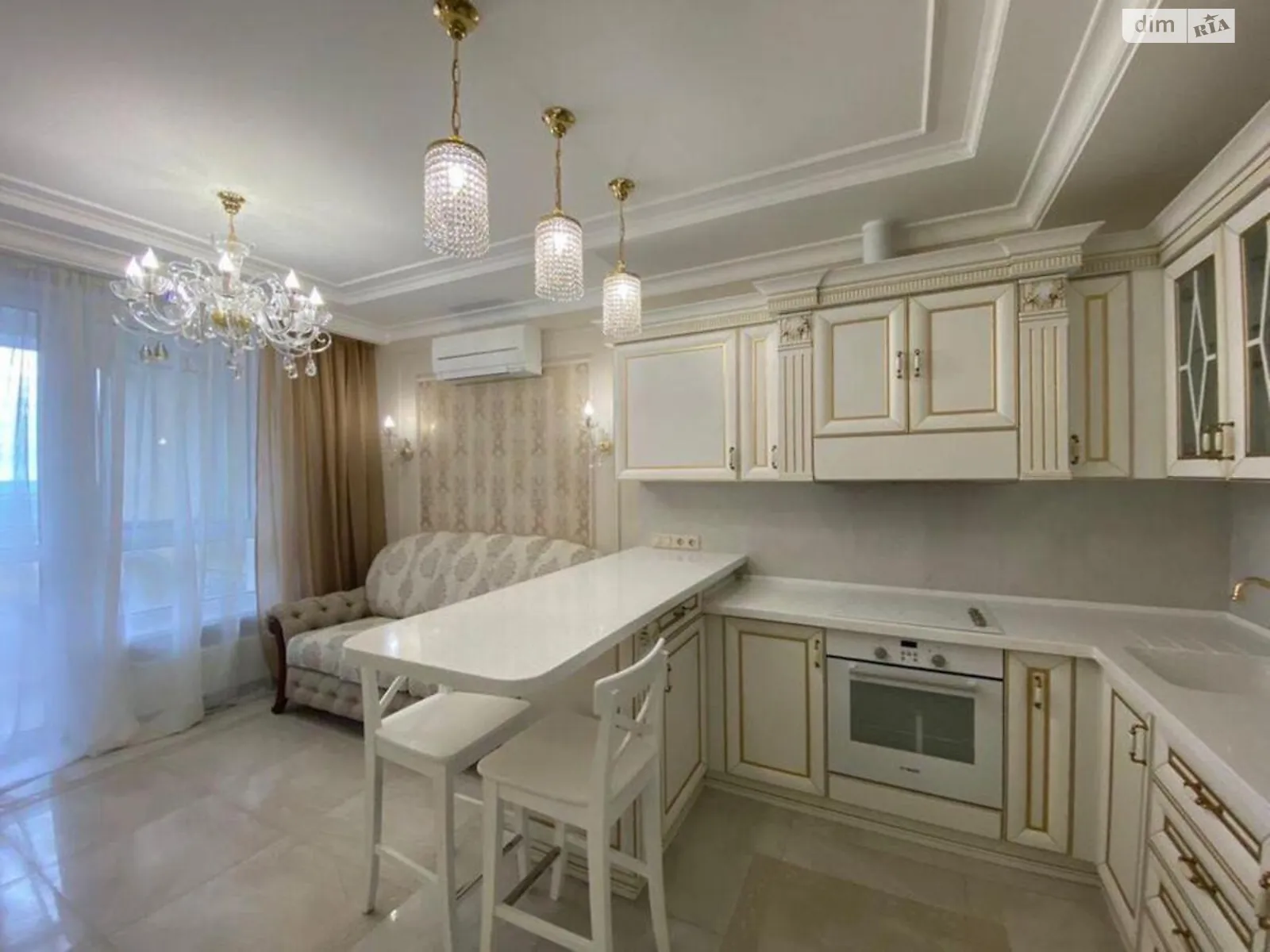 Продается 1-комнатная квартира 45 кв. м в Киеве, просп. Николая  Бажана, 1А - фото 1