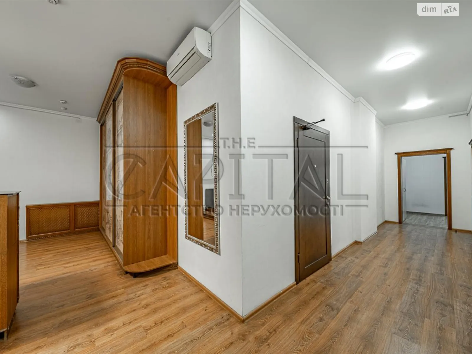 Сдается в аренду офис 250 кв. м в бизнес-центре, цена: 3600 $ - фото 1