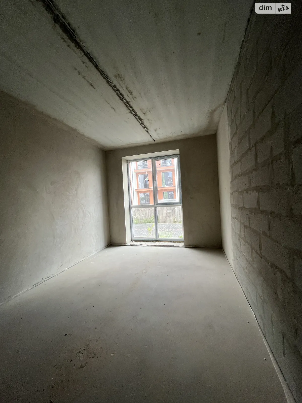 Продается 1-комнатная квартира 34 кв. м в Гостомеле, цена: 23000 $ - фото 1