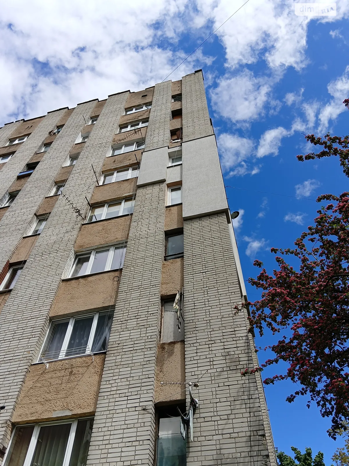 Продається 1-кімнатна квартира 3 кв. м у Львові, вул. Лисиницька, 13 - фото 1
