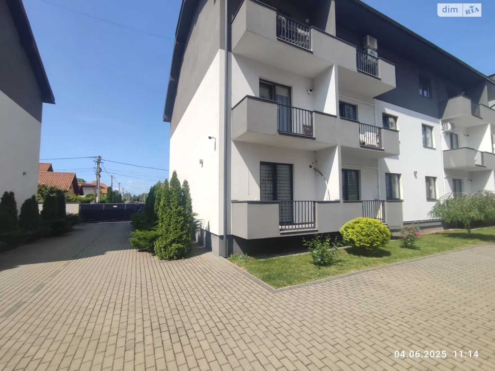 Продается 3-комнатная квартира 100 кв. м в Ужгороде, ул. Шандора Викентия, 21 - фото 1