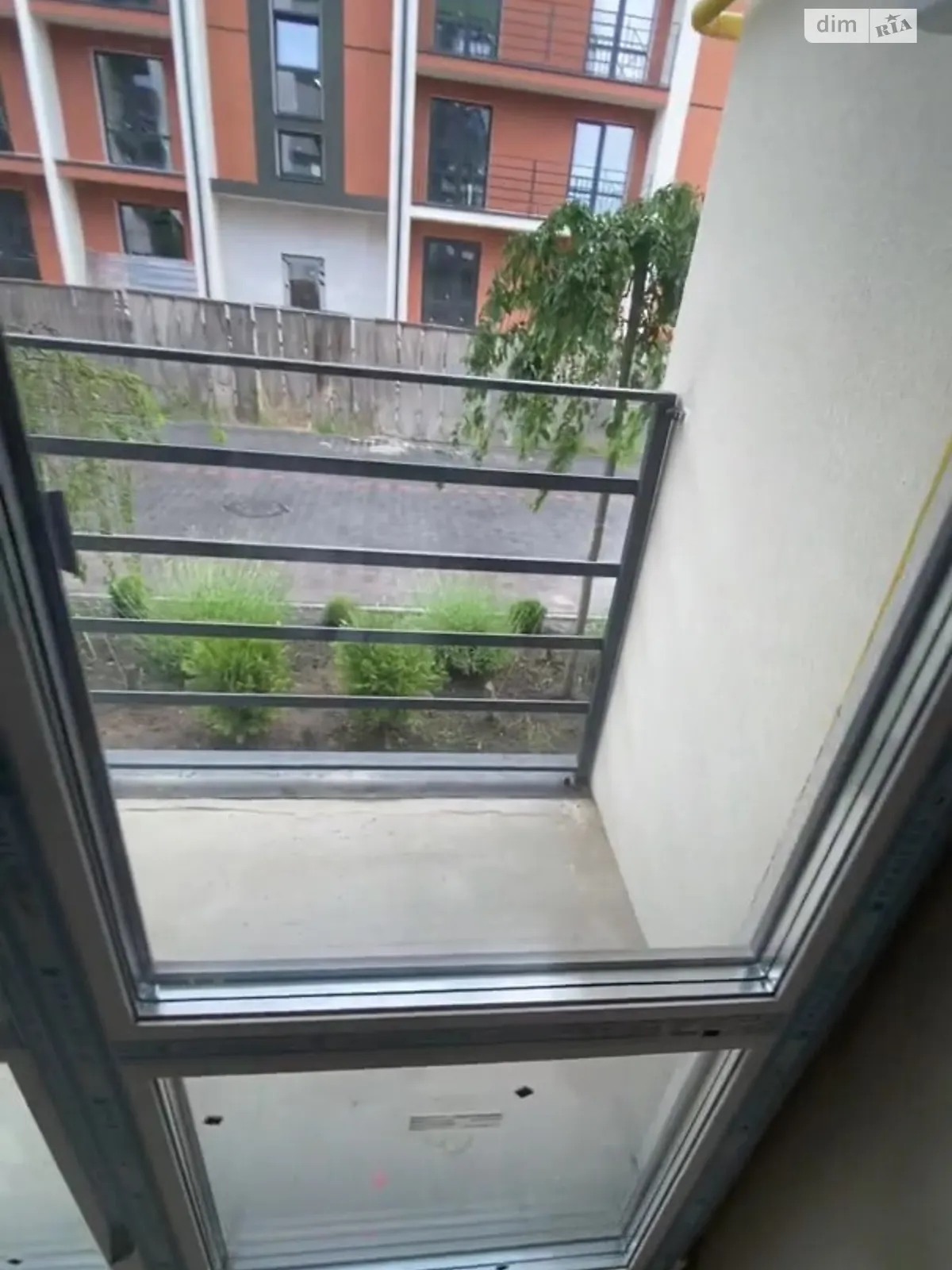 Продается 1-комнатная квартира 34 кв. м в Гостомеле, цена: 23000 $ - фото 1