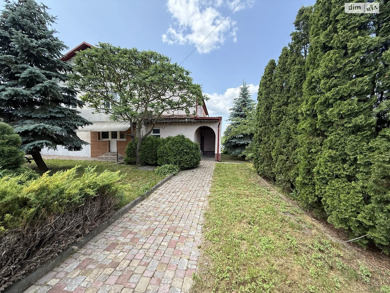 Продается дом на 2 этажа 136 кв. м с подвалом, цена: 86000 $ - фото 1