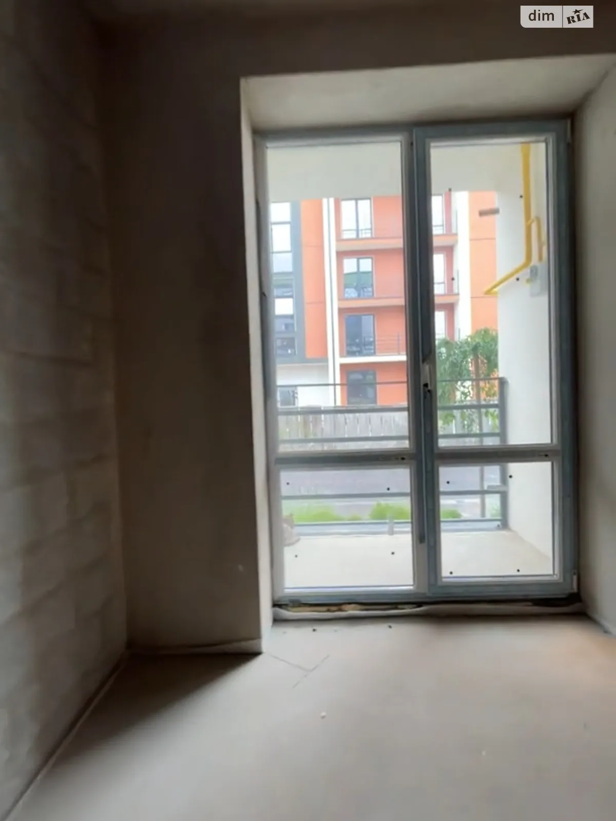Продается 1-комнатная квартира 37 кв. м в Гостомеле, цена: 23000 $ - фото 1