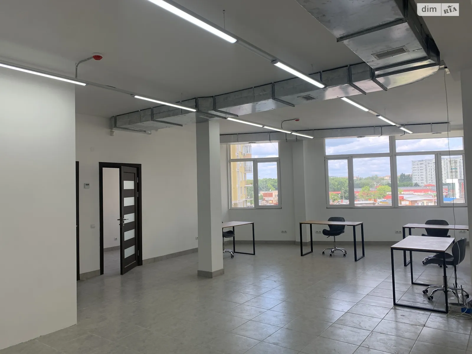 Сдается в аренду офис 153 кв. м в бизнес-центре, цена: 22950 грн - фото 1