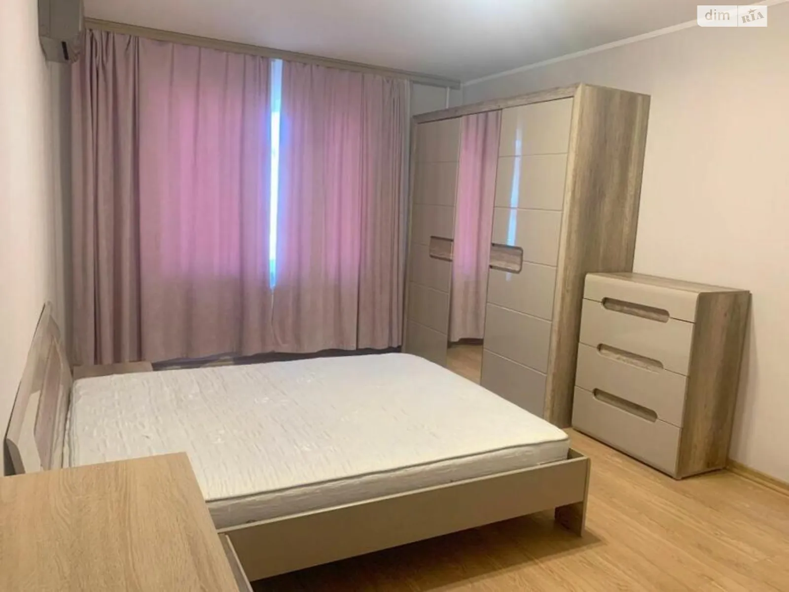 Продается 1-комнатная квартира 38 кв. м в Киеве, ул. Героев Днепра, 75 - фото 1