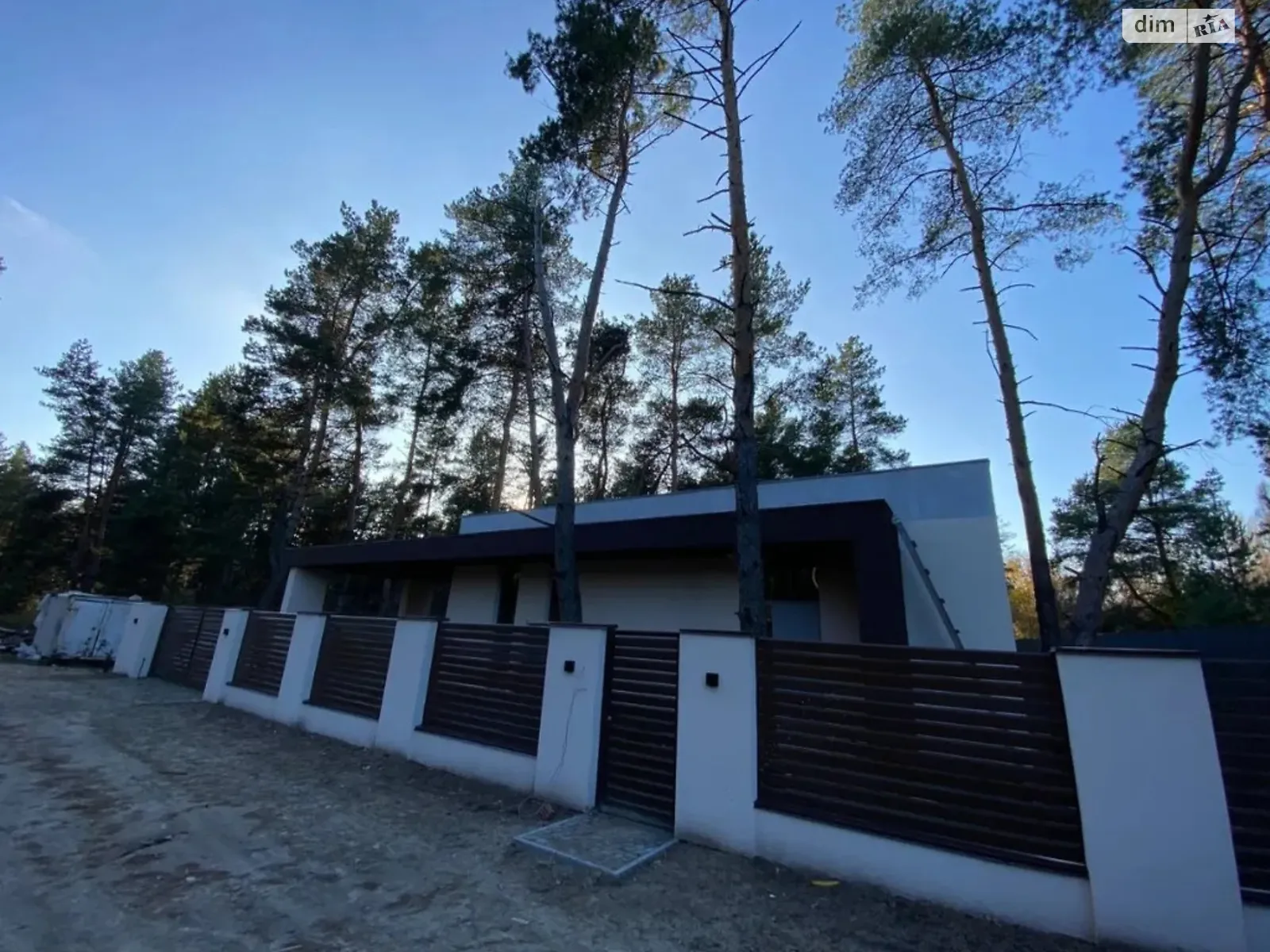 Продается дом на 2 этажа 145 кв. м с мансардой, цена: 230000 $ - фото 1