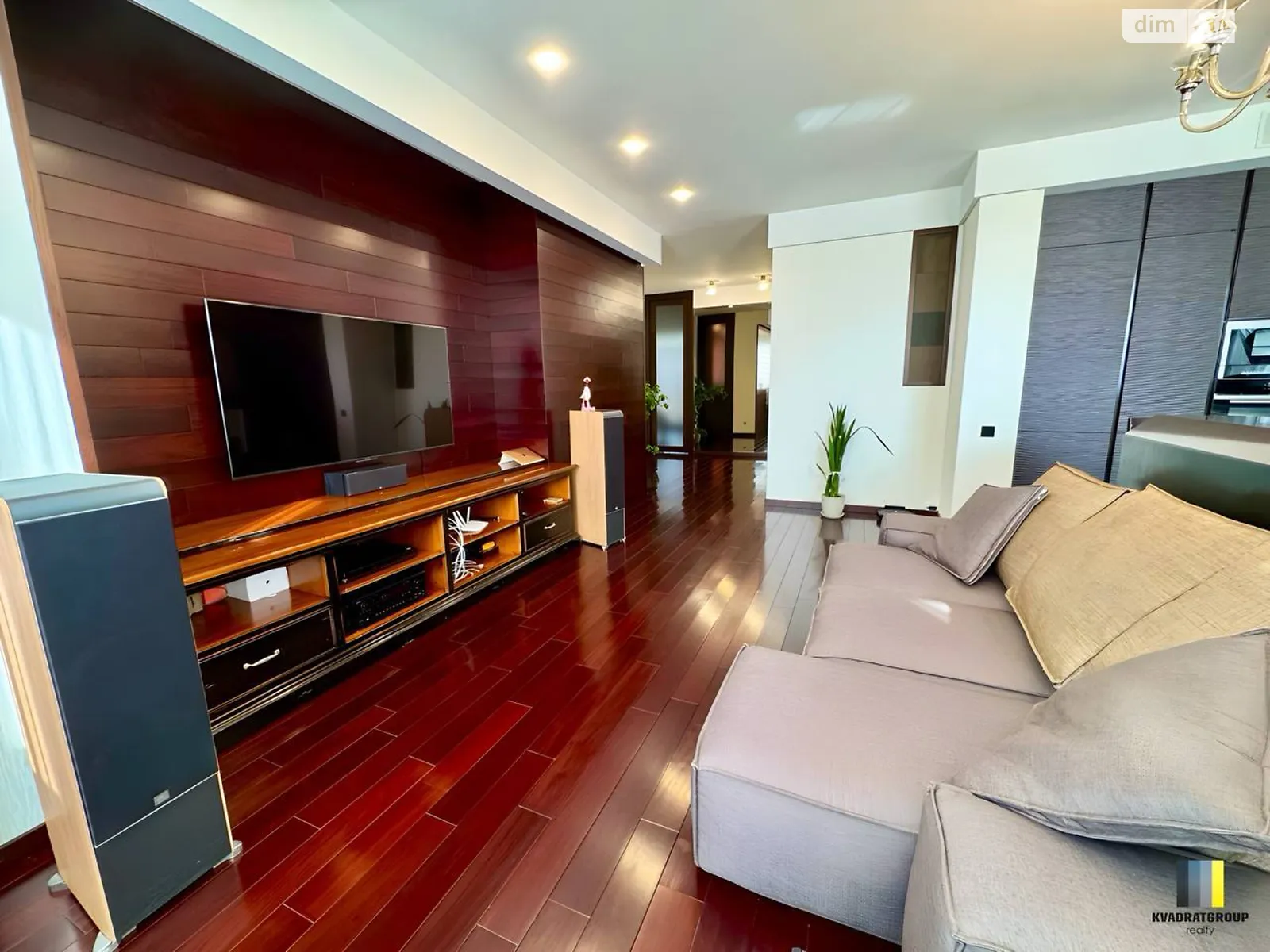 Продается 3-комнатная квартира 118 кв. м в Днепре, ул. Бригадная, 11 - фото 1
