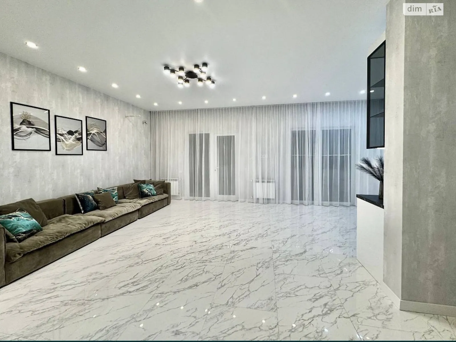 Продается дом на 2 этажа 170 кв. м с участком, цена: 258000 $ - фото 1