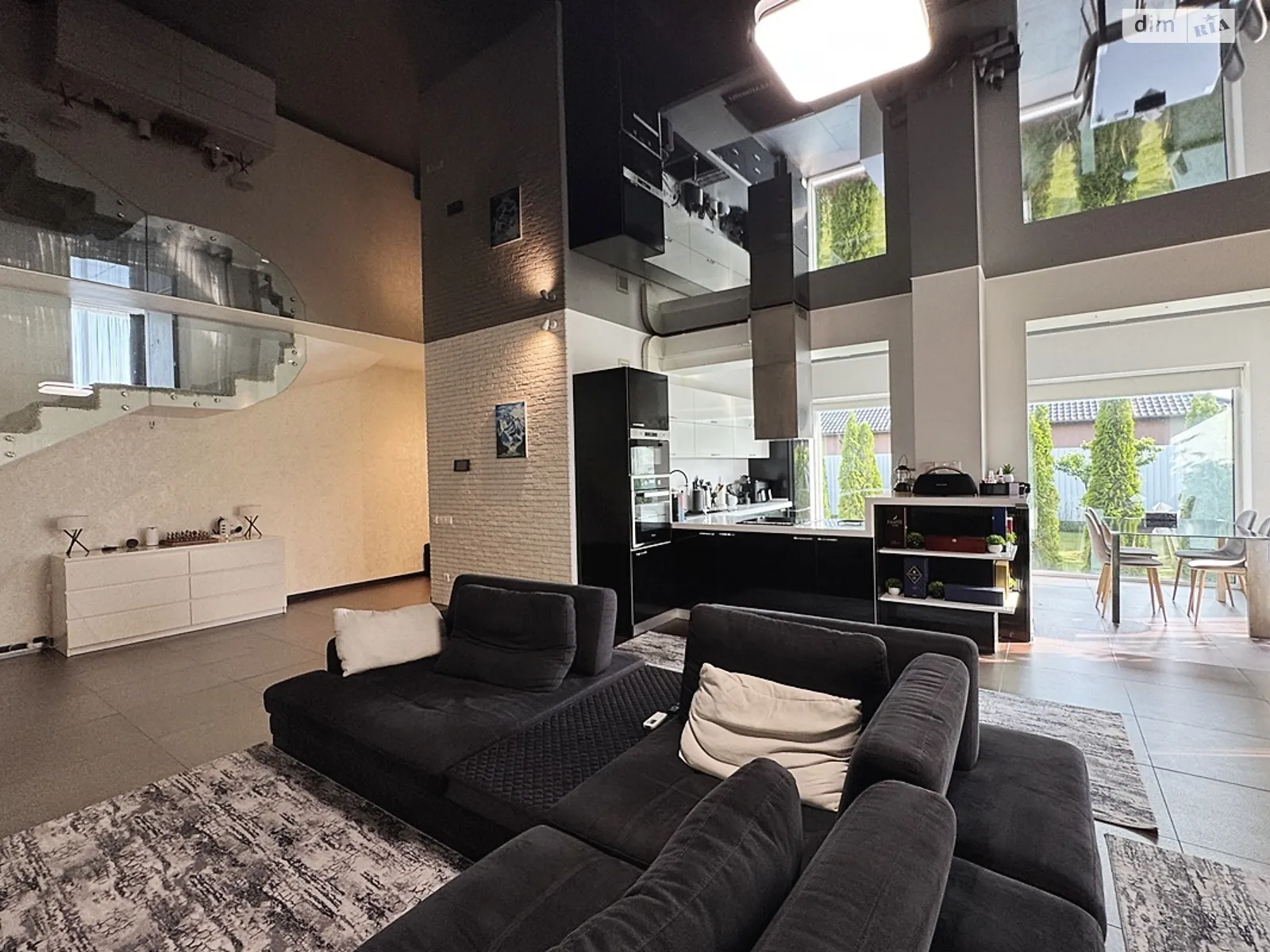 Продається будинок 3 поверховий 180 кв. м з подвалом, цена: 215000 $ - фото 1